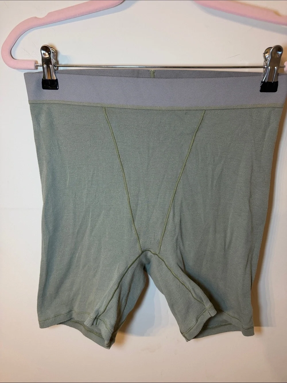 SKIMS Pointelle Logo Short boxers in Mineral size M